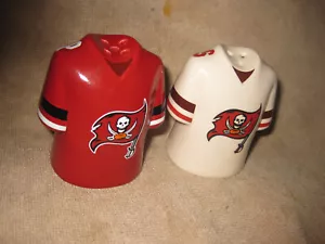 Vintage NFL Tampa Bay Buccaneers Ceramic Jersey Logo Salt and Pepper Shakers - Picture 1 of 4