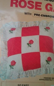 Red Rose Garden   Quick Quilt  Pillow  kit  New  Sealed Complete  no pillow form - Picture 1 of 4