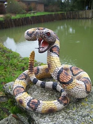 MERVEILLES6172 NA0661 GRAND FIGURINE STATUETTE SERPENT A SONNETTE REPTILE SNAKE 24x20 CM