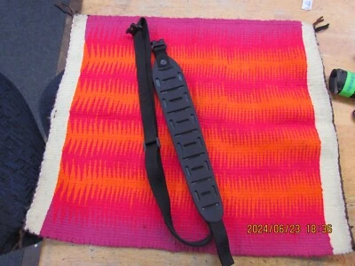 Eslinga para rifle de conexión al aire libre de neopreno y nailon Foto 1 de 2