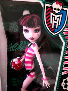 Monster High 2011 Skull Shores * Draculaura Puppe * Neu im Karton NRFB - Bild 1 von 9