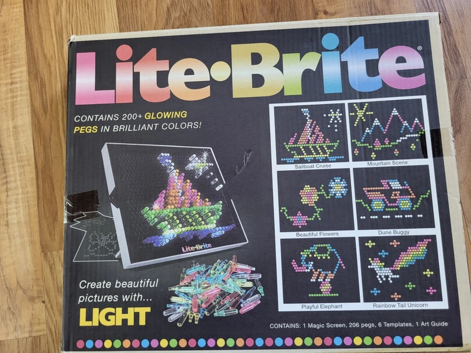 Lite Brite 02215 Ultimate Classic Toy With Over 200 Pegs and 6 Templates