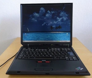 Portátil IBM ThinkPad R40 - Imagen 1 de 10