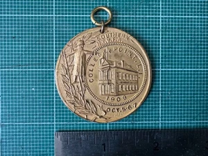 Medalla de colección de la Convención de Fuego de Queens College Point 1909 - Imagen 1 de 2