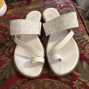 Michael Kors MK Mini Logo Zehenring Sandalen Nelson Flats Damengröße 6,5 - Bild 1 von 6