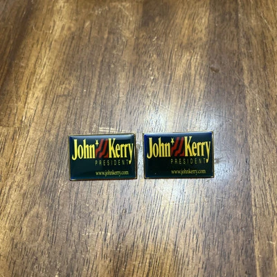 Политический значок президентской кампании 2004 John Kerry (лот из 2) - Изображение 1 из 4