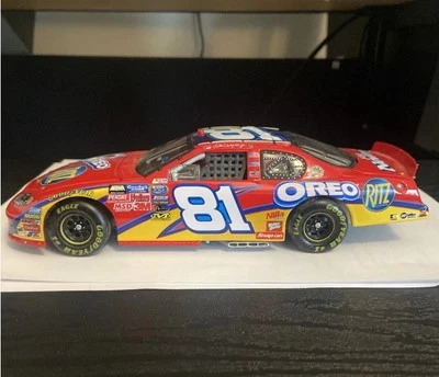 Dale Earnhardt Jr #81 OREO / Ritz 2005 Monte Carlo Diecast 1 de 18156 Foto 1 de 4