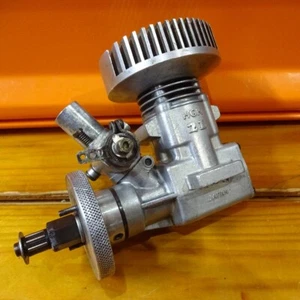 HGK 21SFC CAR Vintage 2-cycle glow engine for 1/8R/C car, used f/s - Picture 1 of 4