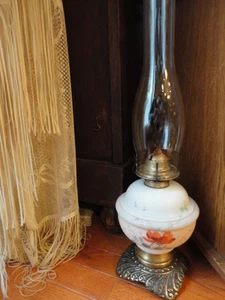 P & A Co Waterbury Conn Kerosene Oil Lamp Poppy Floral Vintage - Picture 1 of 12