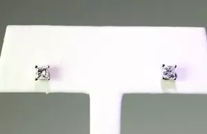Hermosos pendientes de diamantes de corte princesa de oro amarillo de 14 K de 0,36tcw - 8887 - Imagen 1 de 6