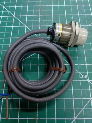 MC Tech SMC-QS132-010 30mm Proximity Sensor with Cable - Image 1 of 3