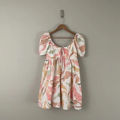 Mini Vestido Babydoll Floral Ojo de Cerradura Abercrombie & Fitch Para Mujer Talla Pequeña Pequeño Foto 1 de 4