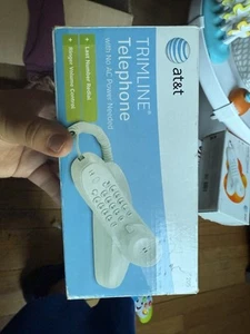 AT&T - 205M Trimline Telefon przewodowy - Biały bez prądu przemiennego Nowy z pudełkiem - Zdjęcie 1 z 1