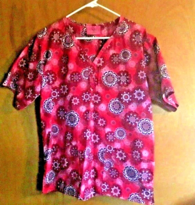 Women’s Medical Scrubs Top/ Shirt Size Medium Hub A Dub Scrubs V-Neck - Image 1 of 4