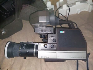 Custodia in plastica per fotocamera vintage GRUNDIG Super Color Fac 1900 e scatola di vendita originale - Foto 1 di 21