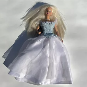 Mattel Princess Bride Barbie 2000 Musical Chimes Works! - Picture 1 of 7