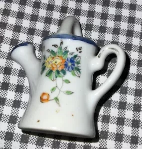Miniature Ceramic Watering Can Made in Occupied Japan Vintage 1940’s - Picture 1 of 13