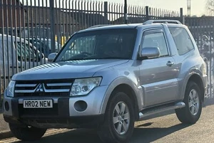 2010 MITSUBISHI SHOGUN 3.2 DI-DC Equippe 3dr Auto - Picture 1 of 9