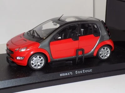 Smart Forfour Red  KYOSHO  09105R 1:18 - Image 1 of 4