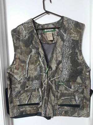 Remington Large Hunting/Shooting Vest With Rear Bag - Image 1 of 4