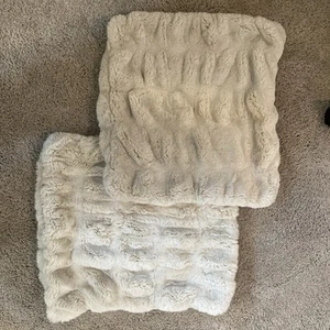 EUC POTTERYBARN Faux Fur Pillow Cover 18" x 18" - Ivory - Set of 2 - Picture 1 of 3