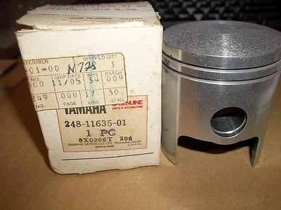 PISTÓN YAMAHA AT1 DS6 NOS OEM 1er gran tamaño 0,25 mm 248-11635-01-00 Foto 1 de 4
