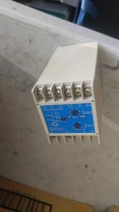 (1) CROMPTON INSTRUMENTS PROTECTOR 120 VAC 60 Hz # 252-PVUU PQBX - Foto 1 di 3