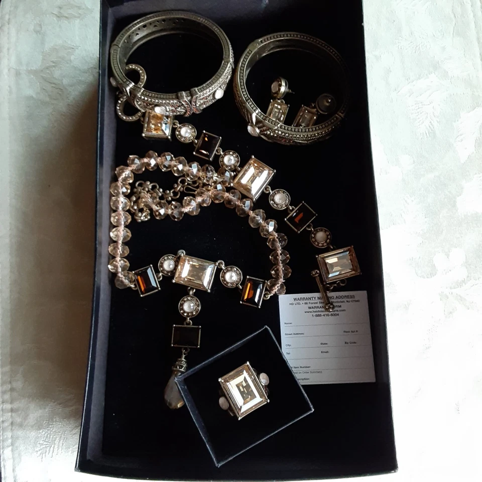 BRILLANTE Y RARO JUEGO DE 6 PIEZAS TOPACIO CORTE ESMERALDA HEIDI DAUS **NUEVO EN CAJAS Foto 1 de 4