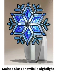 NUEVO CON ETIQUETAS Bath Bodyworks AZUL VITRAL COPO DE NIEVE LUZ NOCTURNA ENCHUFE DE FLORES DE PARED - Imagen 1 de 5