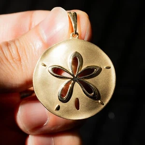 14k Yellow Gold Sea Shell Round Pendant - Picture 1 of 4