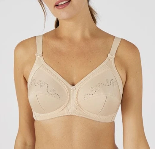 Triumph Women's No Seam Bra, Neutral Beige, 36D - Molded Cups & Comfort Underwire - View #6