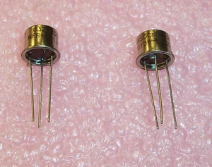 QTY (4) 8.000MHz CRYSTAL OSCILLATORS 3 PIN METAL CAN MFR00136-8.000MHz MCCOY - Picture 1 of 1