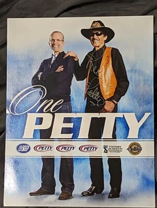 Richard Petty Autograph Authentic The King signed Photo - Picture 1 of 1