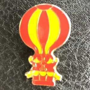 Wal-Mart CMN Balloon Pinback - Foto 1 di 2