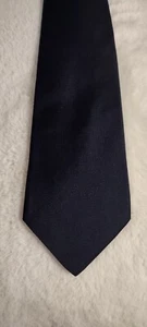 NAUTICA MENS NECKTIE NAVY 100% SILK SHIPS FREE - Picture 1 of 5