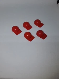 Playmobil Konvolut 5 rote Mützen lang Visier - Bild 1 von 1