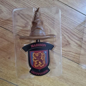 Harry Potter CAPPELLO ASSORTIMENTO Grifondoro - Personalizzato "MADISON" SEGNO DISTINTIVO Natale  - Foto 1 di 9