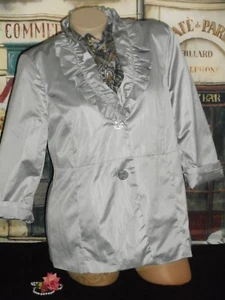 L Ruffle Jacket Coat Blazer Silver Gray 3/4 Slv Shimmery NWT & Lg Silk Scarf USA - Foto 1 di 10
