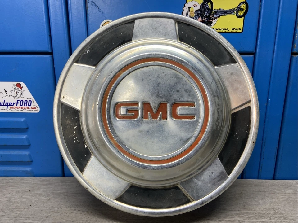 Tapacubos OEM 73-87 GMC camioneta pickup plato para perros 1/2 tonelada tapa de pobreza cubierta GM 1 tapa Foto 1 de 4