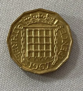 Moneda de 3 peniques Thrupenny de la reina Isabel II 1967 Gran Bretaña del Reino Unido (67a) - Imagen 1 de 2