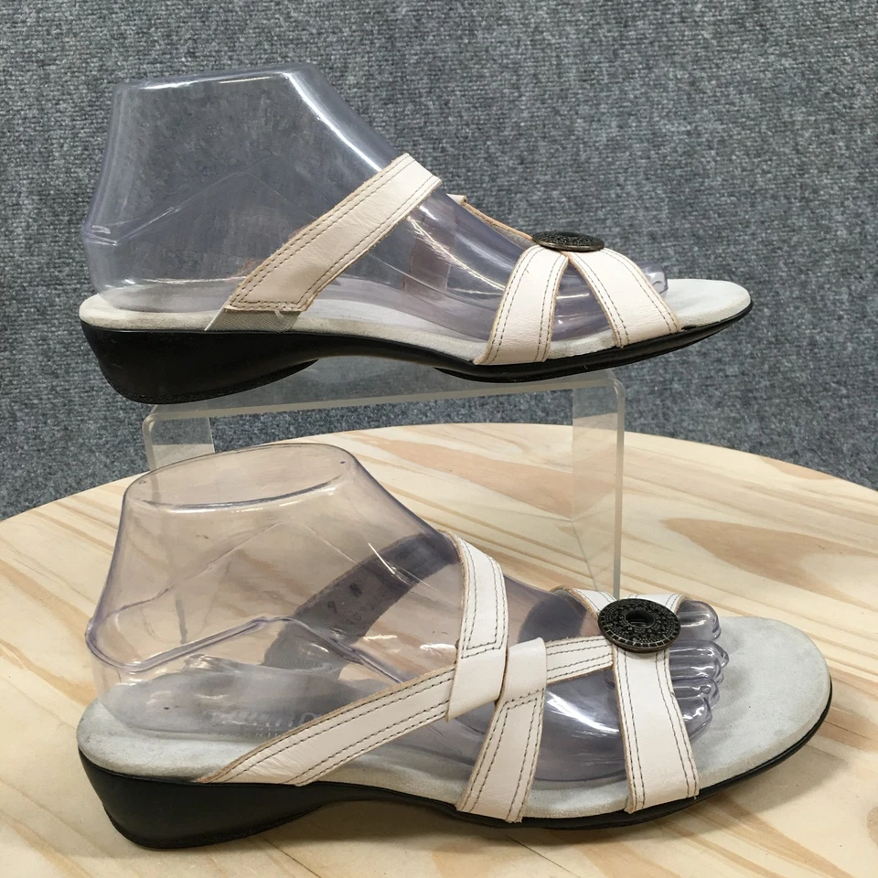 Munro American Sandals Womens 9 N Strappy White Leather Slip on Open Toe Casual - Image 1 of 4