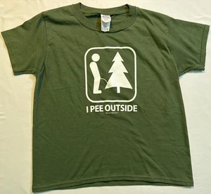 Youth Kids Tshirt Funny Parody “I Pee Outside” Short Sleeve Gildian XS 2014 Y2K - Picture 1 of 4