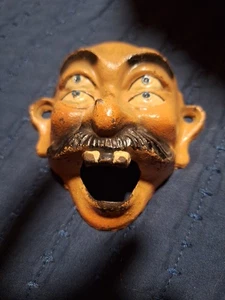 Vintage Gusseisen 4-äugiger Mann mit Schnurrbart Flaschenöffner...a - Bild 1 von 5