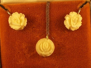 Vintage Asian Bovine Cow Bone Hand Carved Flower Clip-on Earrings - Picture 1 of 9