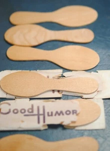 8 ORIGINAL GOOD  HUMOR WOODEN SPOONS CIRCA 1930  - Picture 1 of 4