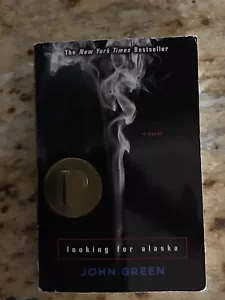 LOOKING FOR ALASKA, BY JOHN GREEN. PAPERBACK - Picture 1 of 1