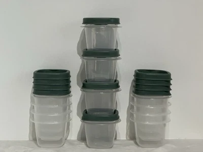Lot of 12 Rubbermaid Easy Find 4 oz Containers 7J53 Green Lids - Image 1 of 2