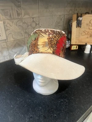Impresionantes sombreros plumas vintage para mujer inspirados en Doris Derby, boda, etc. Foto 1 de 4