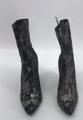 Botines de tacón Cape Robbin usados negros y dorados talla 8,5 usados en excelente estado Foto 1 de 4