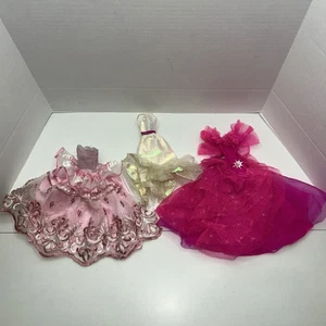 Lote 3 vestidos barbie rosa - Imagen 1 de 4